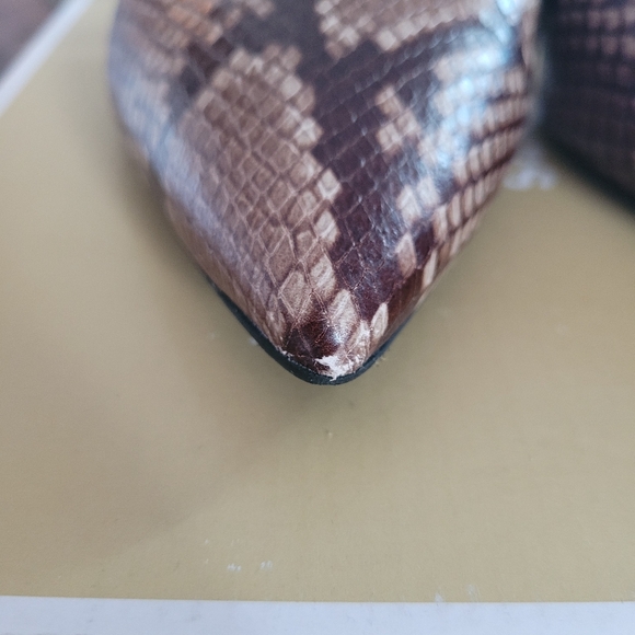 Shoes - Picture 5 of 6